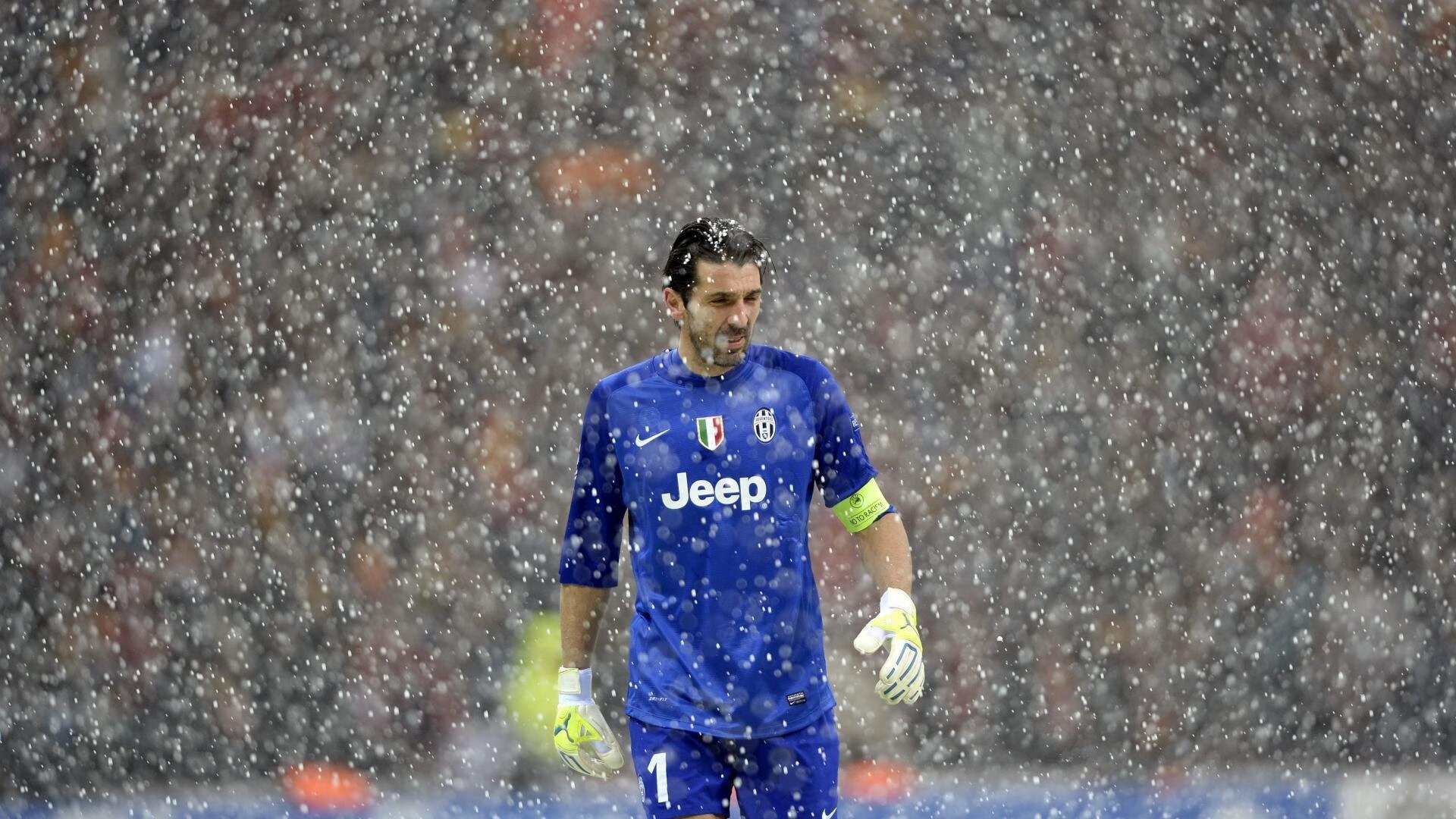 中国足球亚冠:上海申花逆转晋级,燃爆现场热潮,亚冠小组赛上海申花